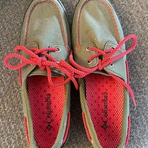 Women’s NEW Columbia casual/ deck shoes. Size 7.5